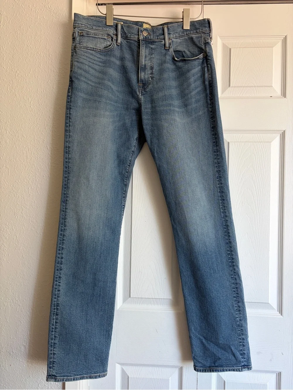 J. Crew 770 34x34 men’s Straight-fit stretch jean in three-year wash AW296